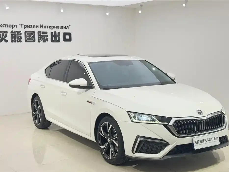 Skoda Octavia — фото 2