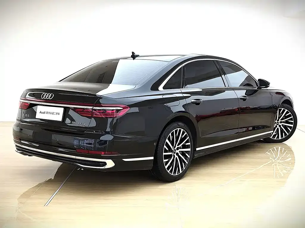 Audi A8 — фото 4