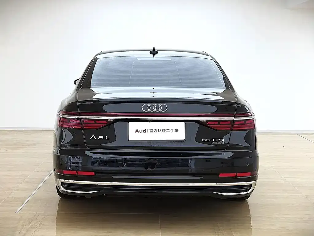 Audi A8 — фото 6