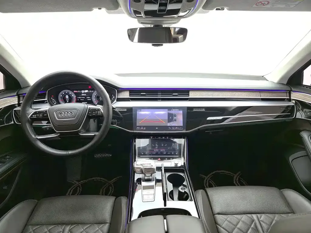 Audi A8 — фото 9