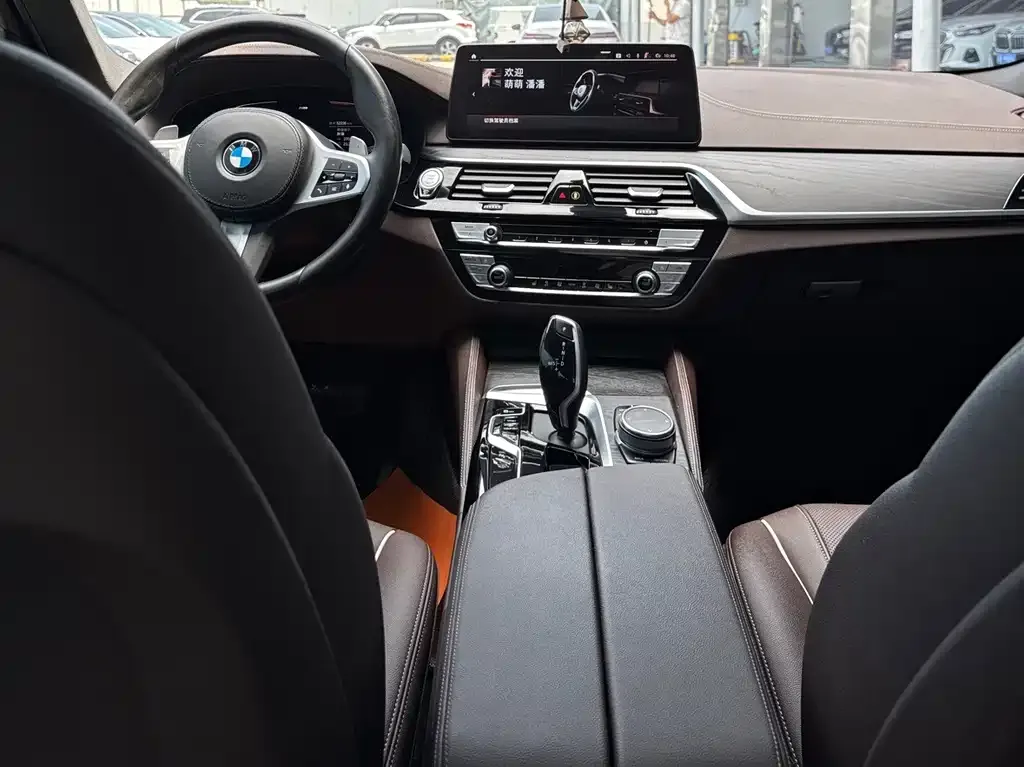 BMW 5 Series — фото 4