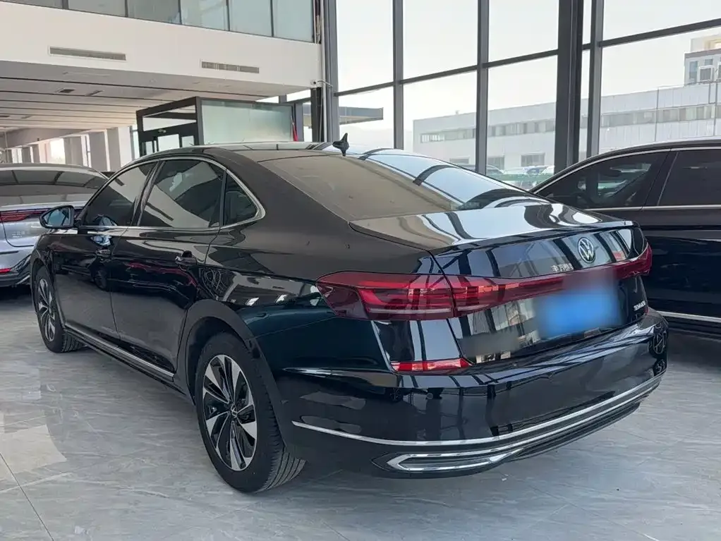 Volkswagen Passat — фото 5