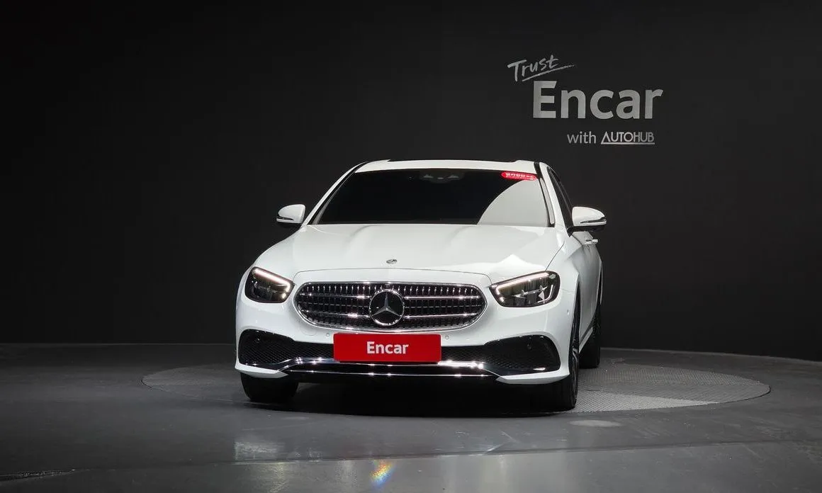 Mercedes-Benz E-Class — фото 9