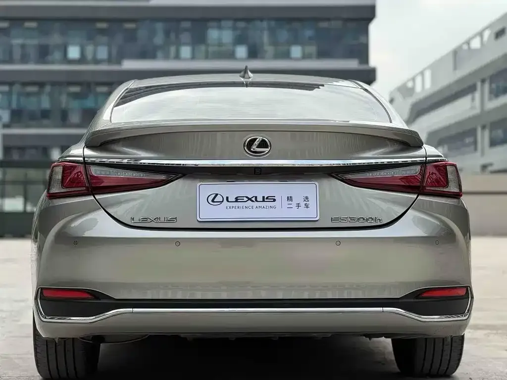 Lexus ES — фото 5