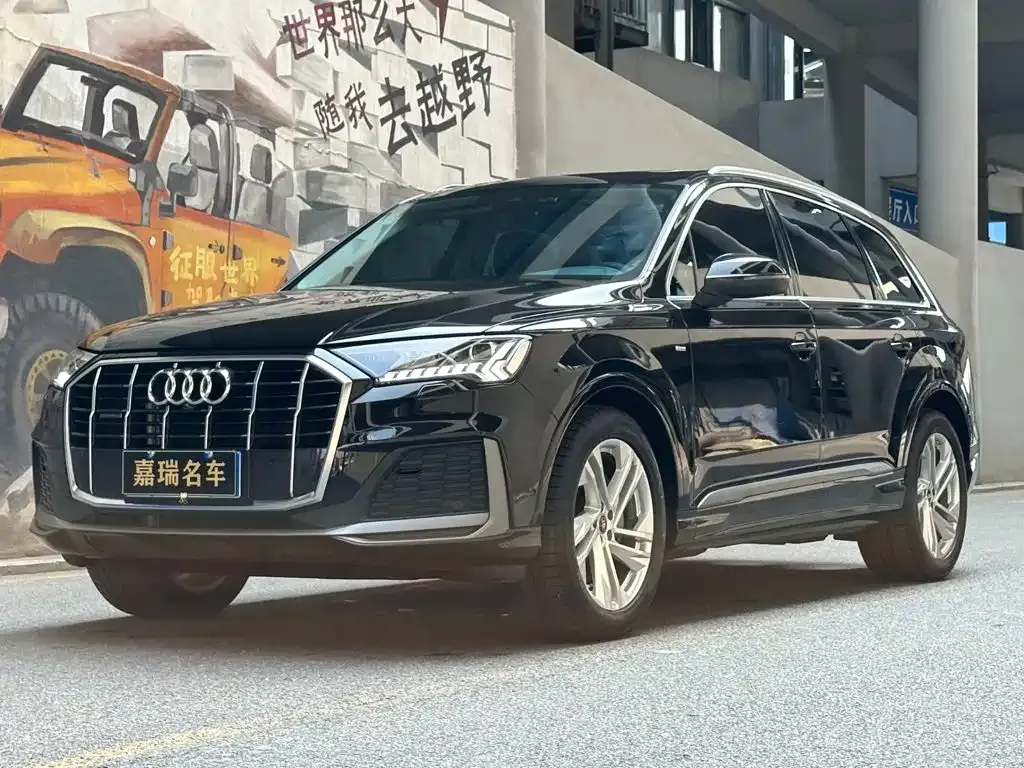 Audi Q7 — фото 1