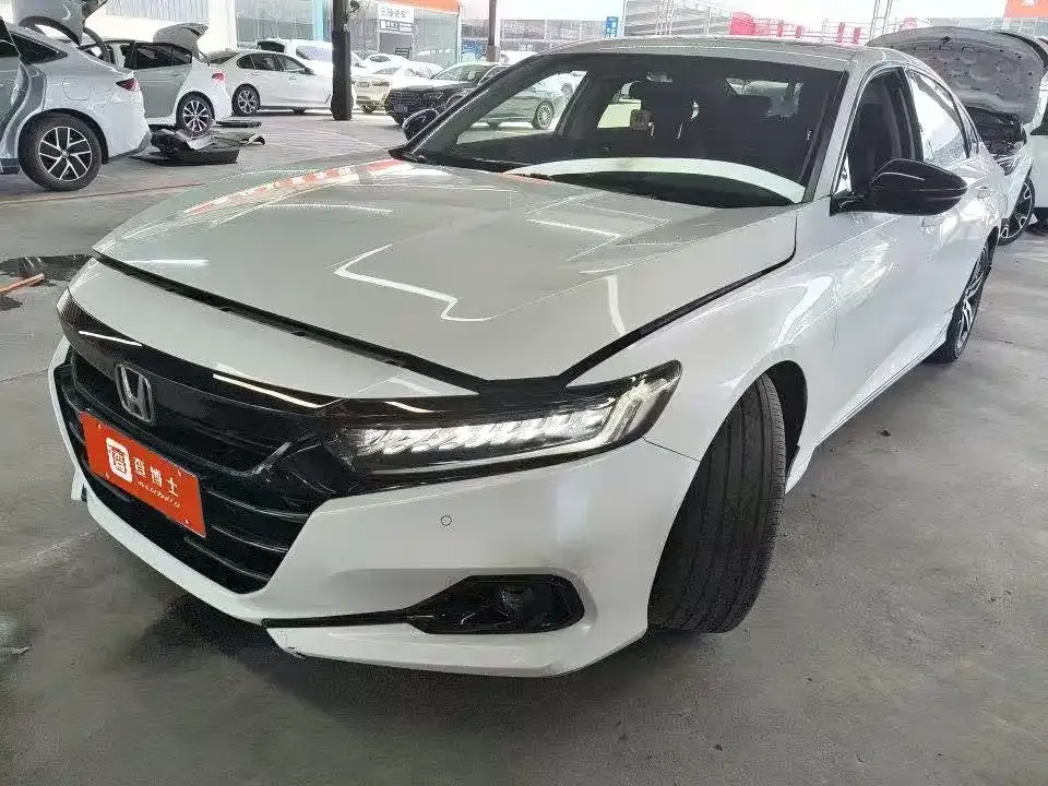 Honda Accord — фото 1