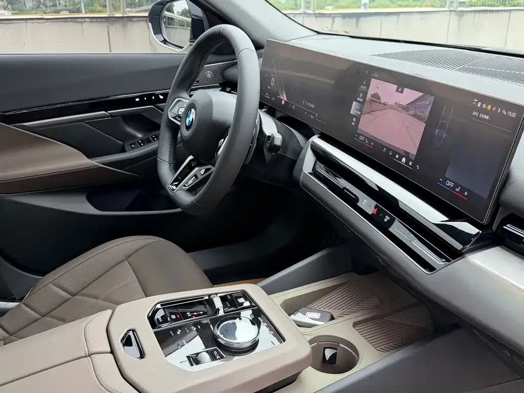 BMW 5 Series — фото 10