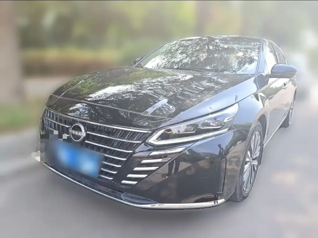 Nissan Teana — фото 1