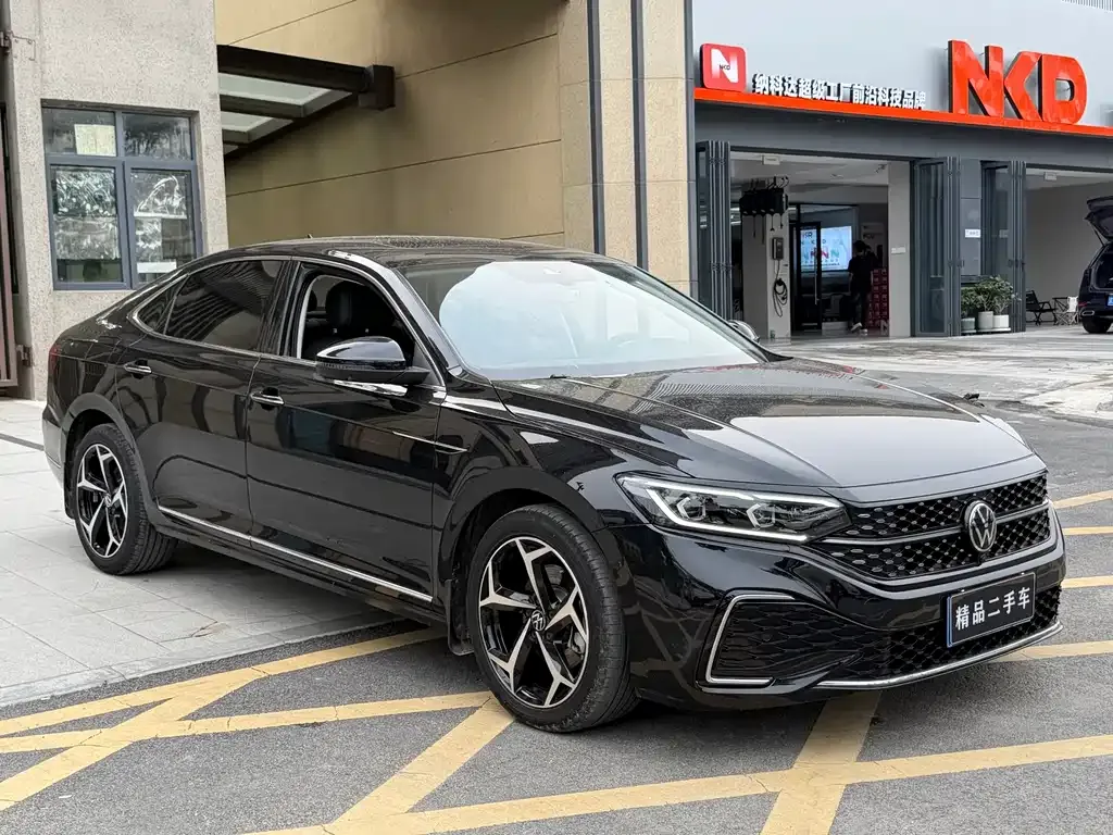 Volkswagen Passat — фото 7