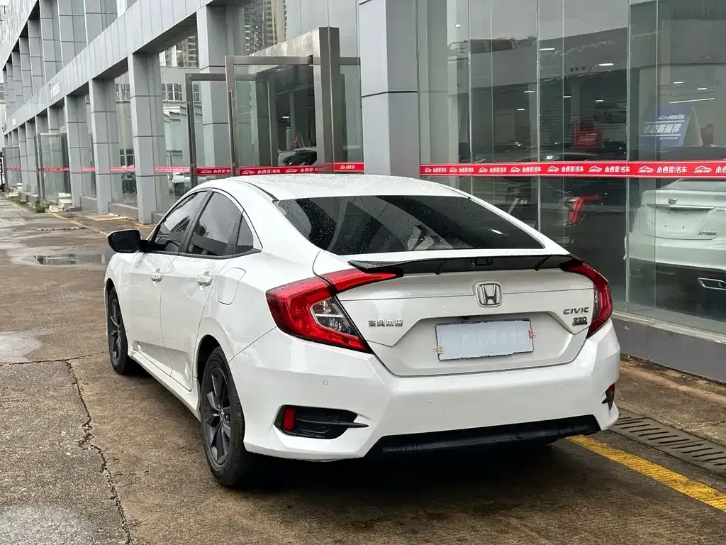 Honda Civic — фото 8
