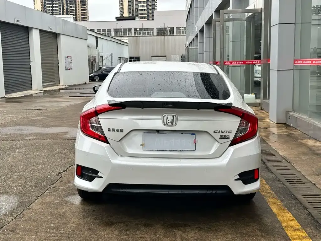 Honda Civic — фото 6