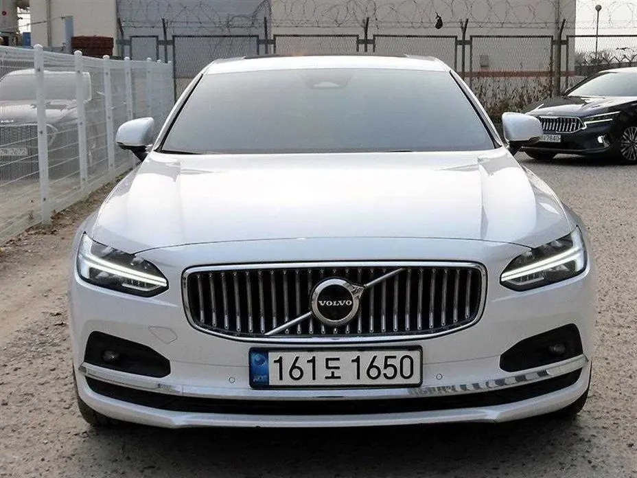 Volvo S90 — фото 1