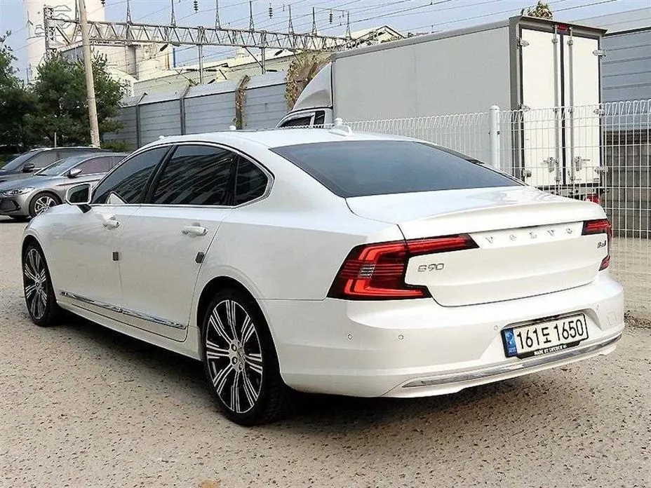 Volvo S90 — фото 4
