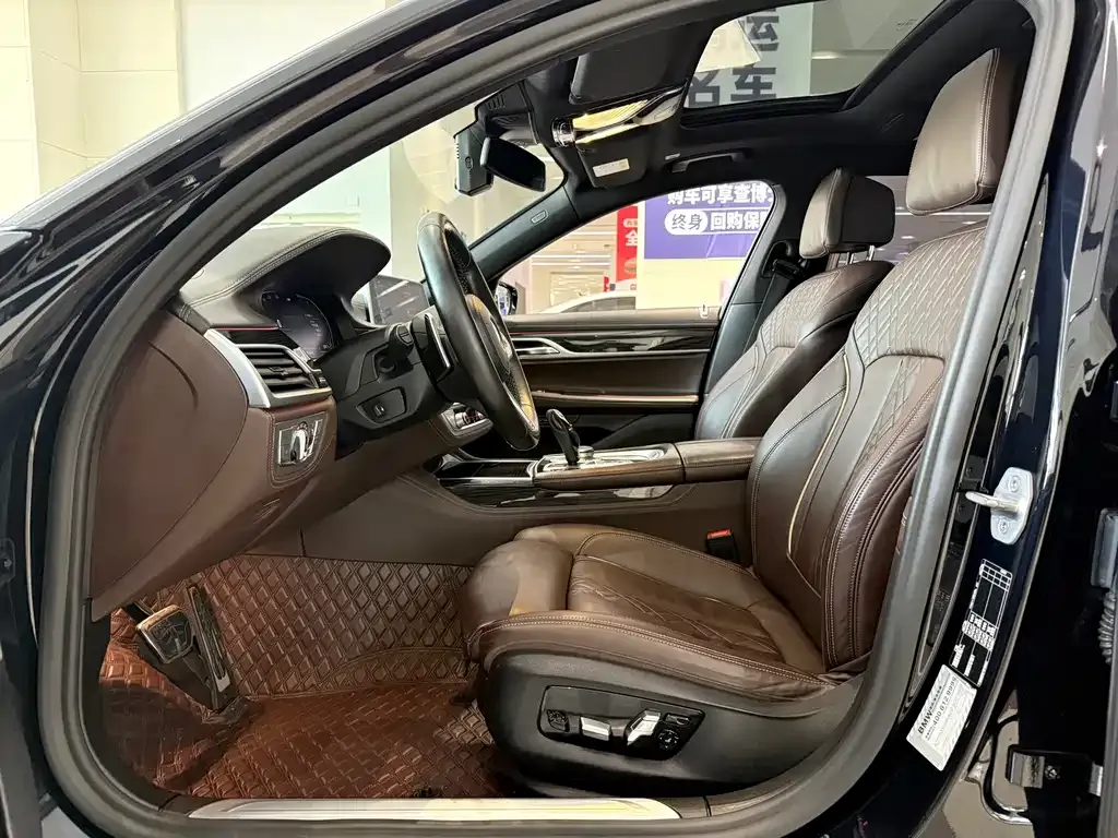 BMW 7 Series 2022 из CN, фото 10