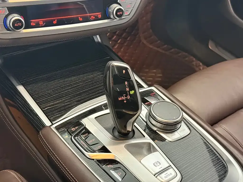 BMW 7 Series 2022 из CN, фото 9