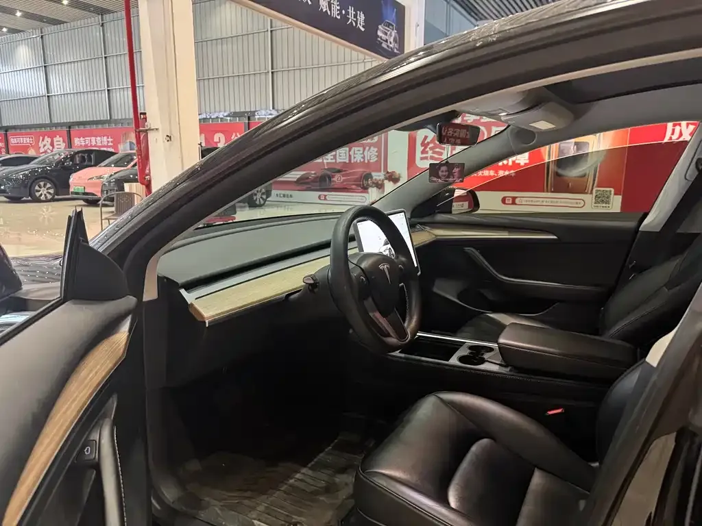 Tesla Model 3 — фото 8