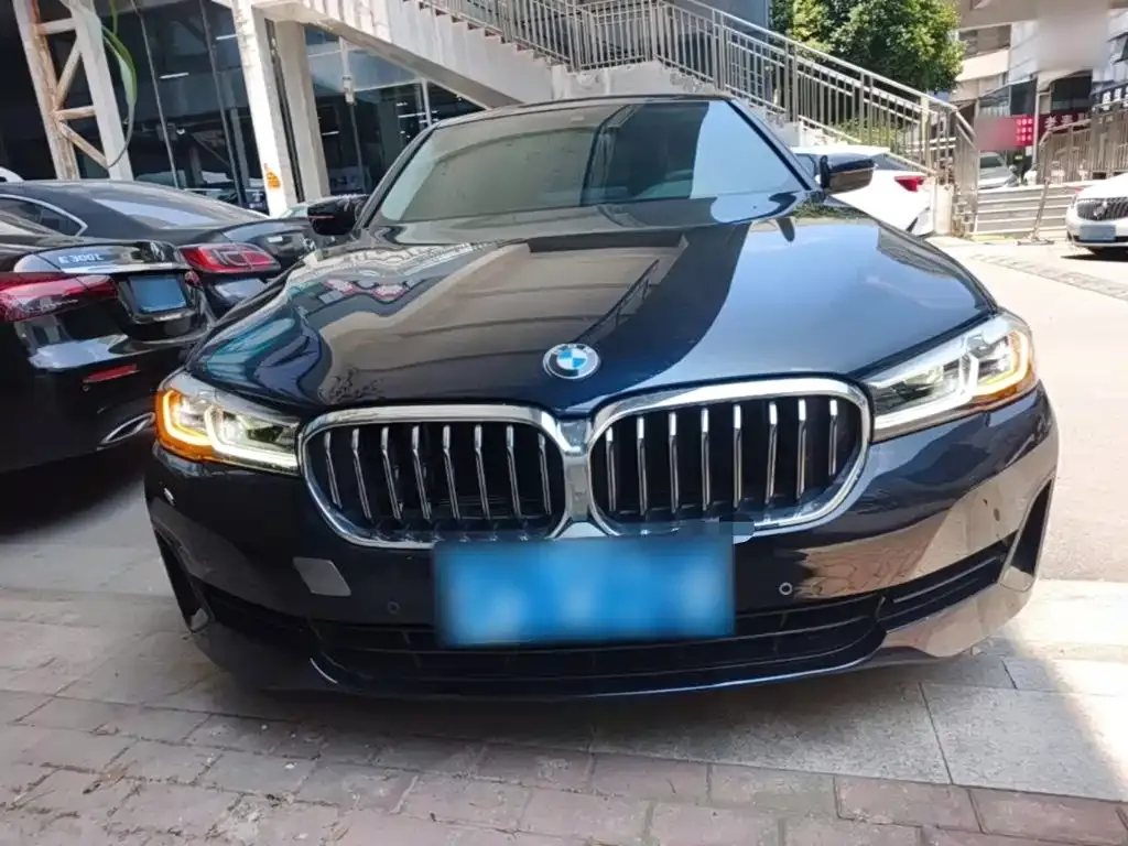 BMW 5 Series — фото 10