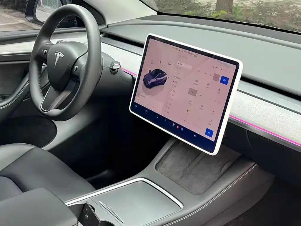 Tesla Model Y — фото 3