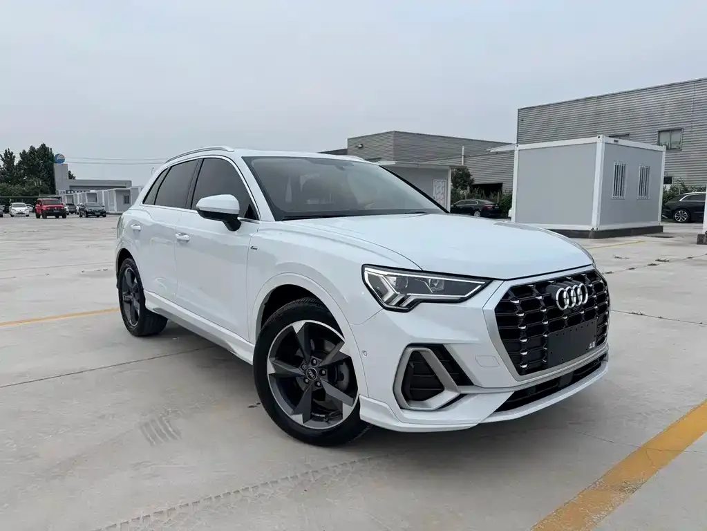 Audi Q3 — фото 10