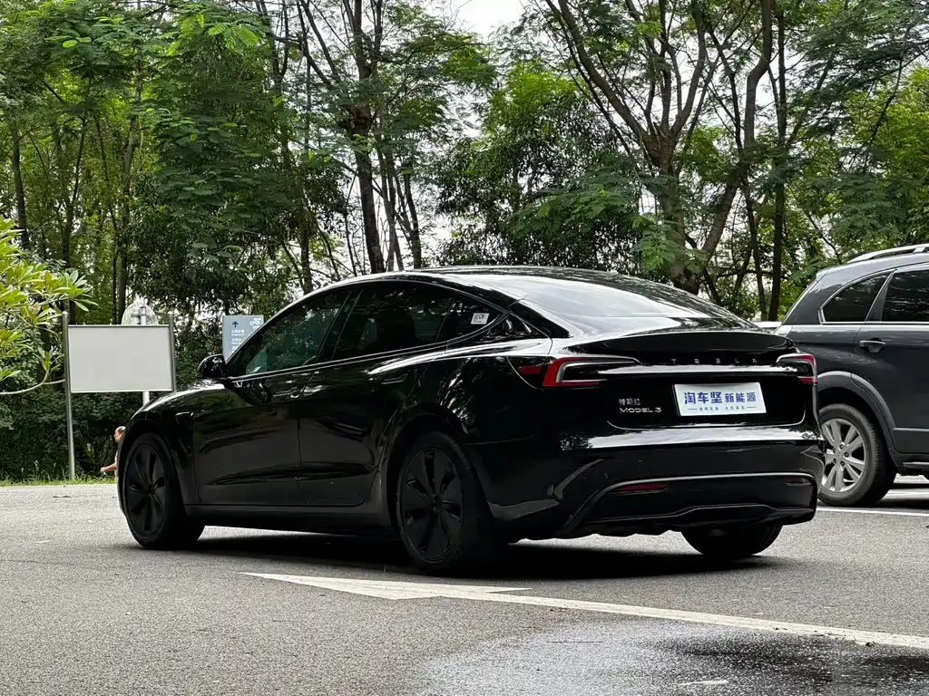 Tesla Model 3 — фото 4