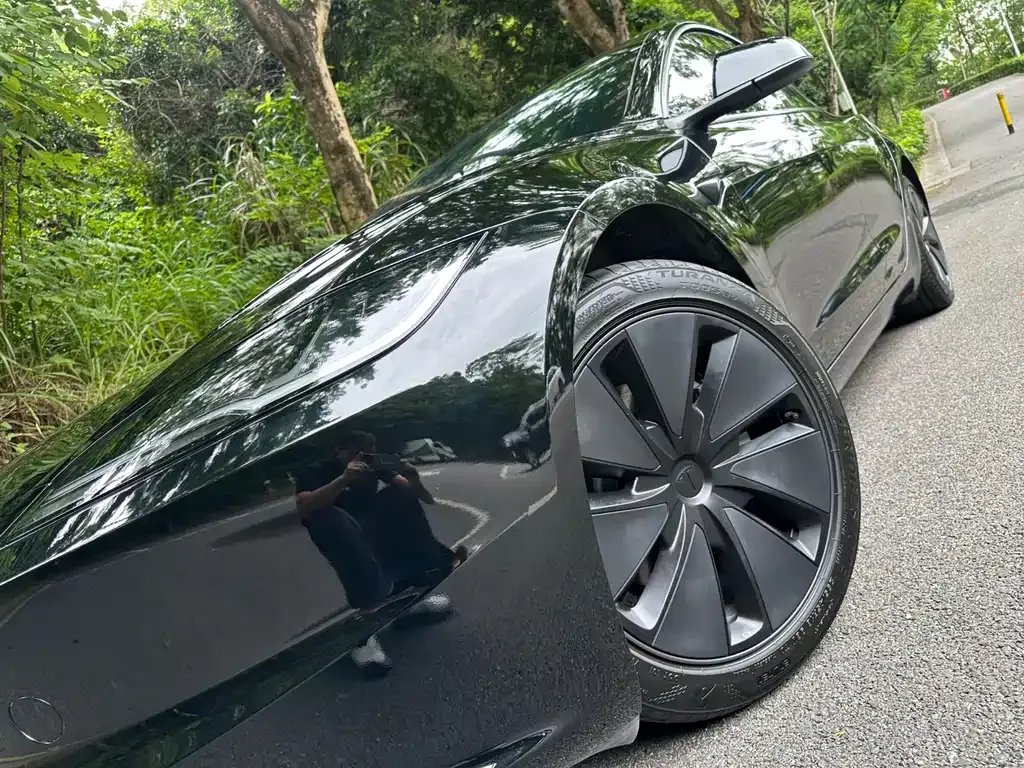 Tesla Model 3 — фото 7