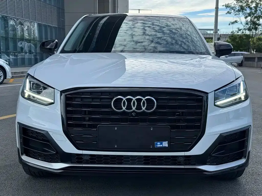 Audi Q2L — фото 5
