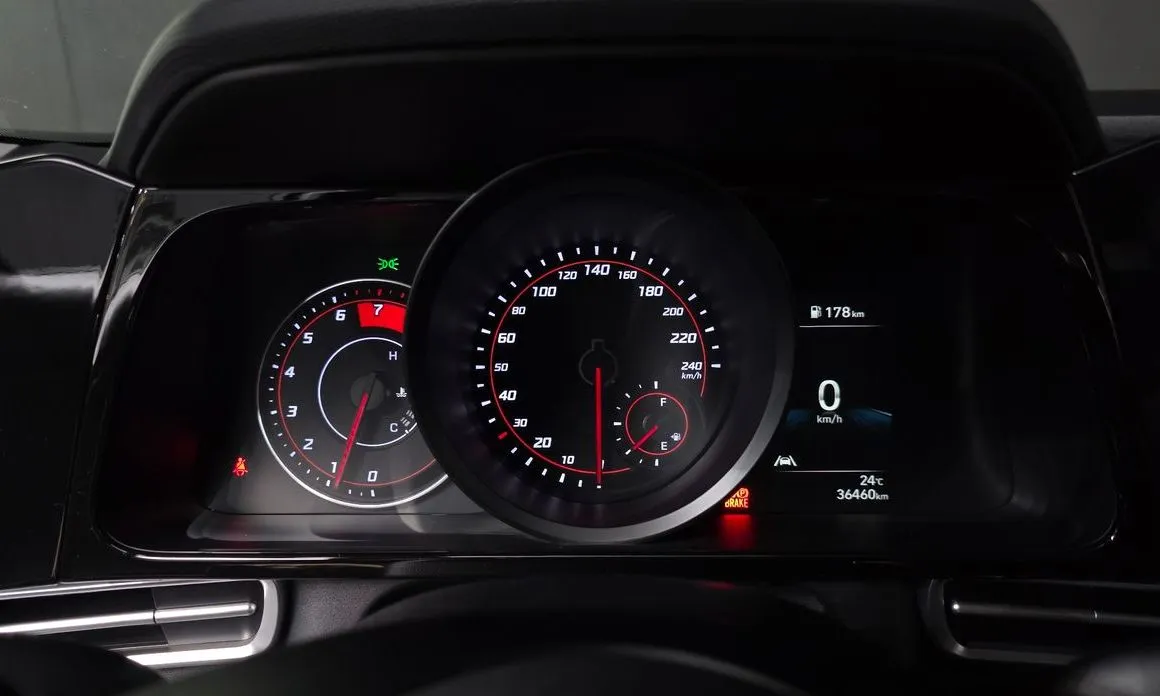 Hyundai AVANTE 2023 из KR, фото 6