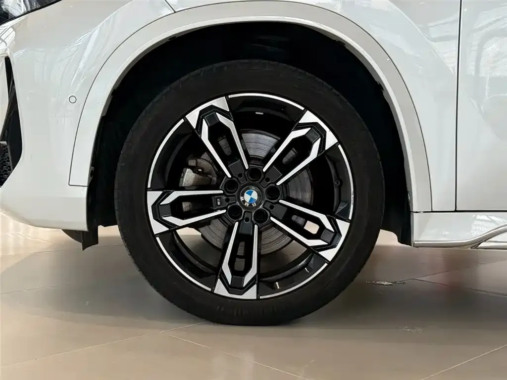 BMW X1 — фото 8
