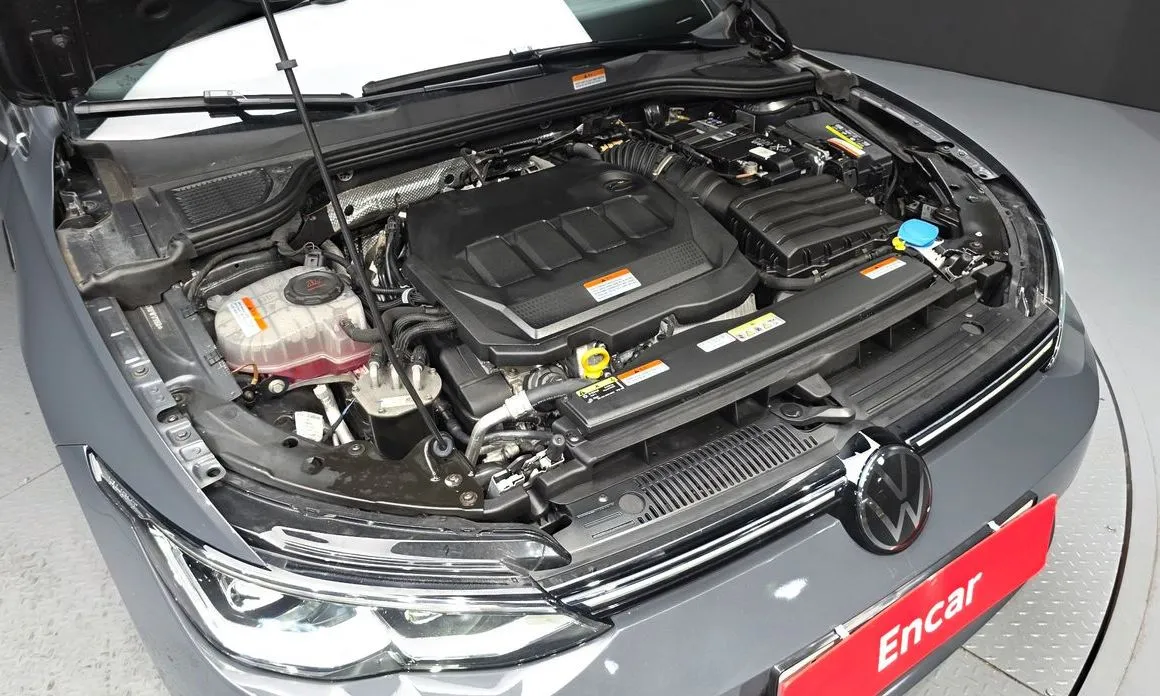Volkswagen Golf 2023 из KR, фото 8
