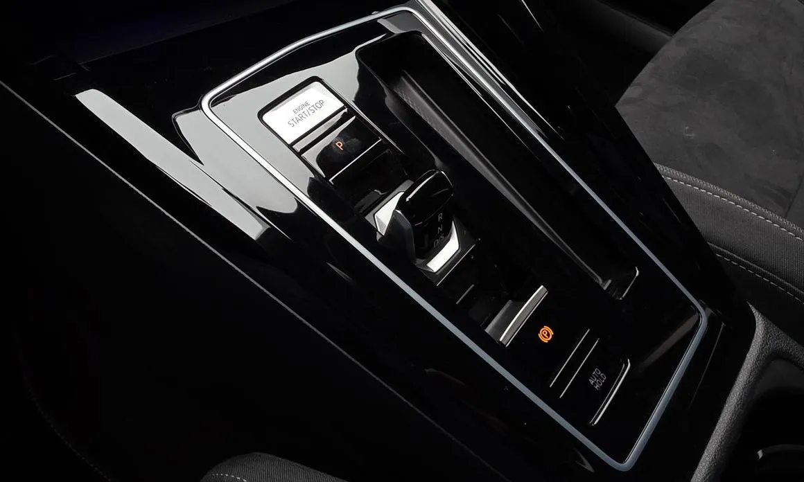 Volkswagen Golf 2023 из KR, фото 3