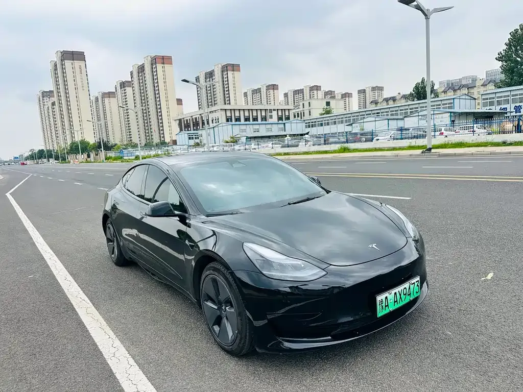 Tesla Model 3 — фото 4