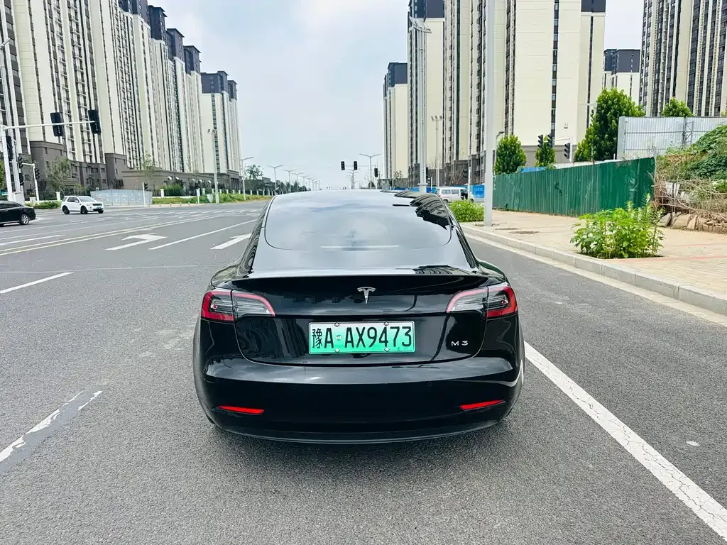 Tesla Model 3 — фото 5