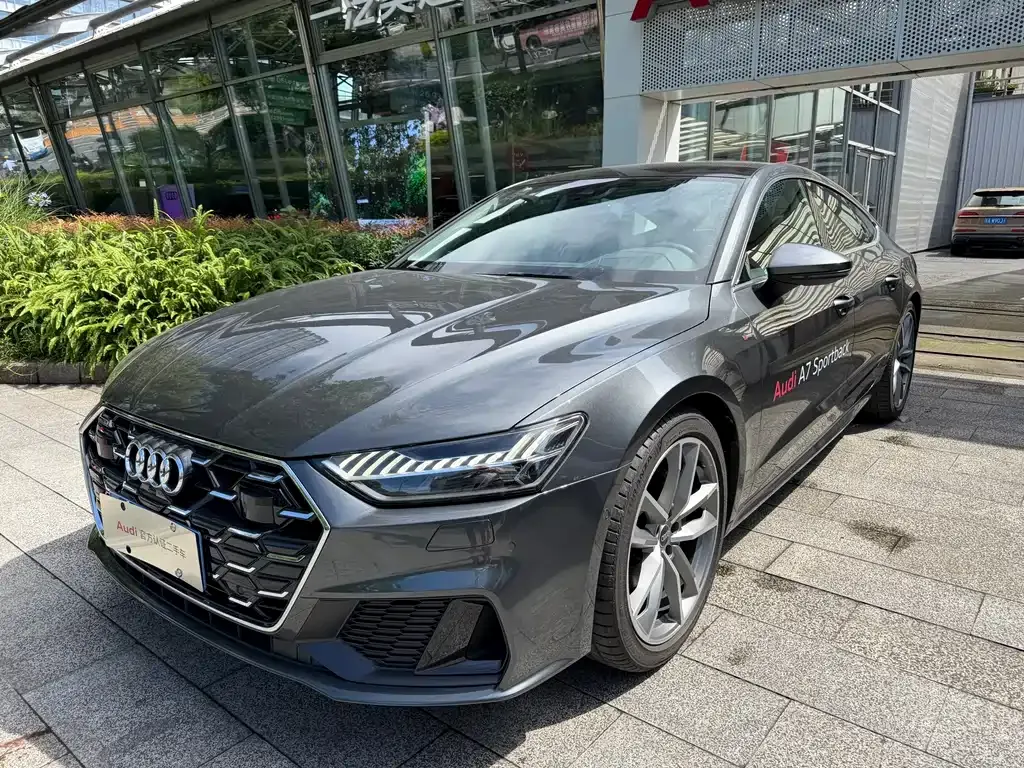 Audi A7 — фото 1