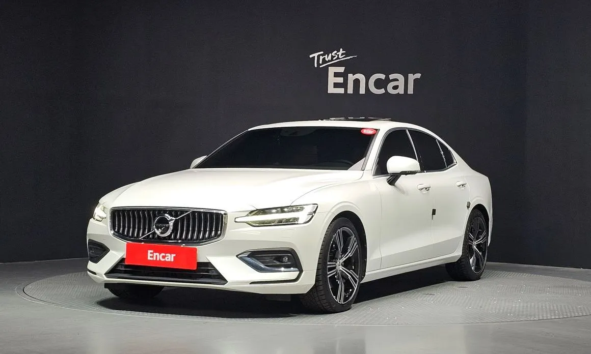 Volvo S60 — фото 1