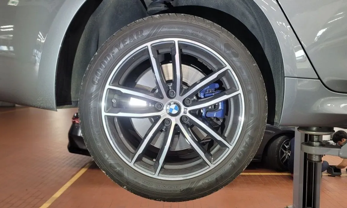 BMW 5-Series 2023 из KR, фото 10