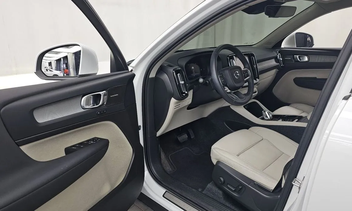Volvo XC40 2025 из KR, фото 5