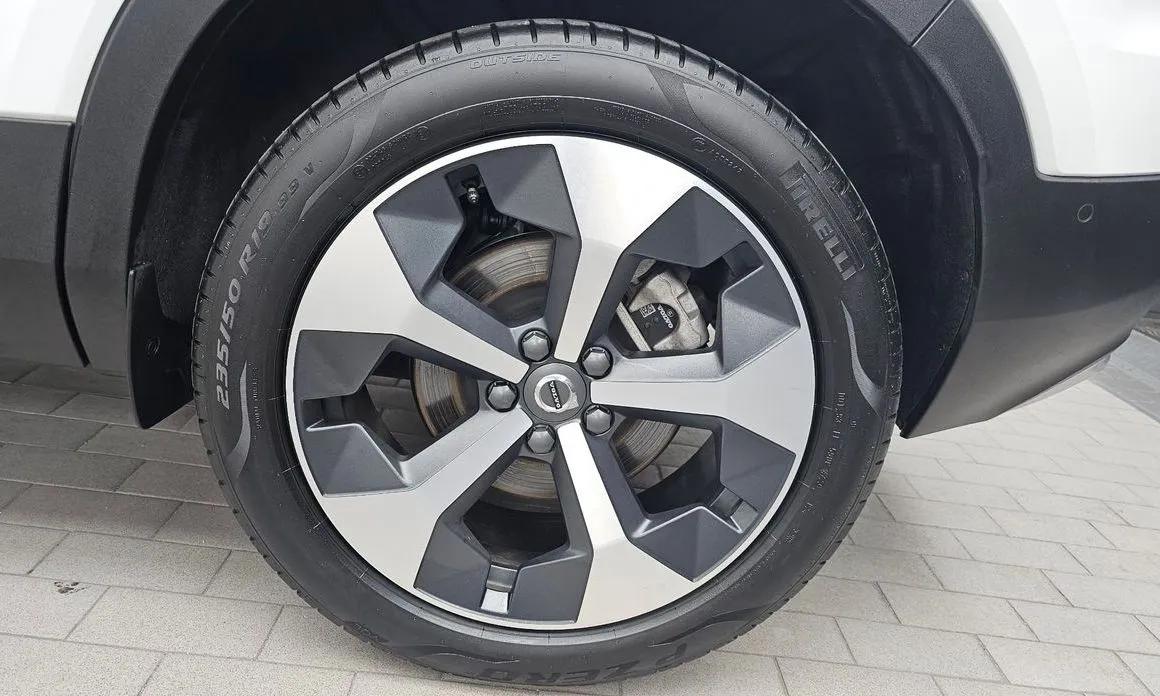 Volvo XC40 2025 из KR, фото 3