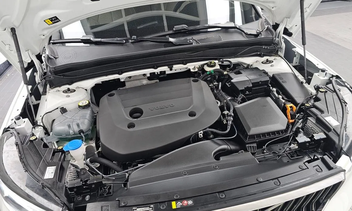 Volvo XC40 2025 из KR, фото 8