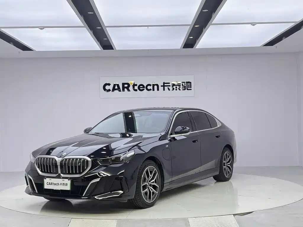 BMW i5 — фото 1