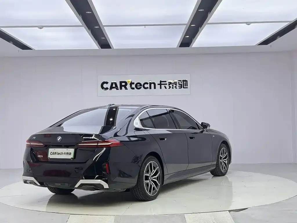 BMW i5 — фото 2