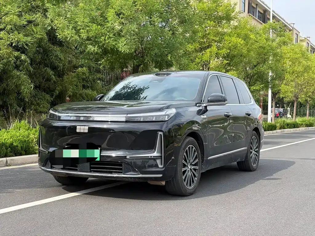 Geely Galaxy M9 — фото 1
