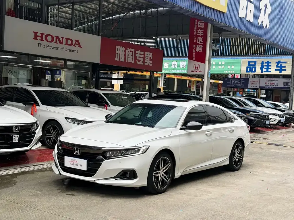 Honda Accord — фото 1