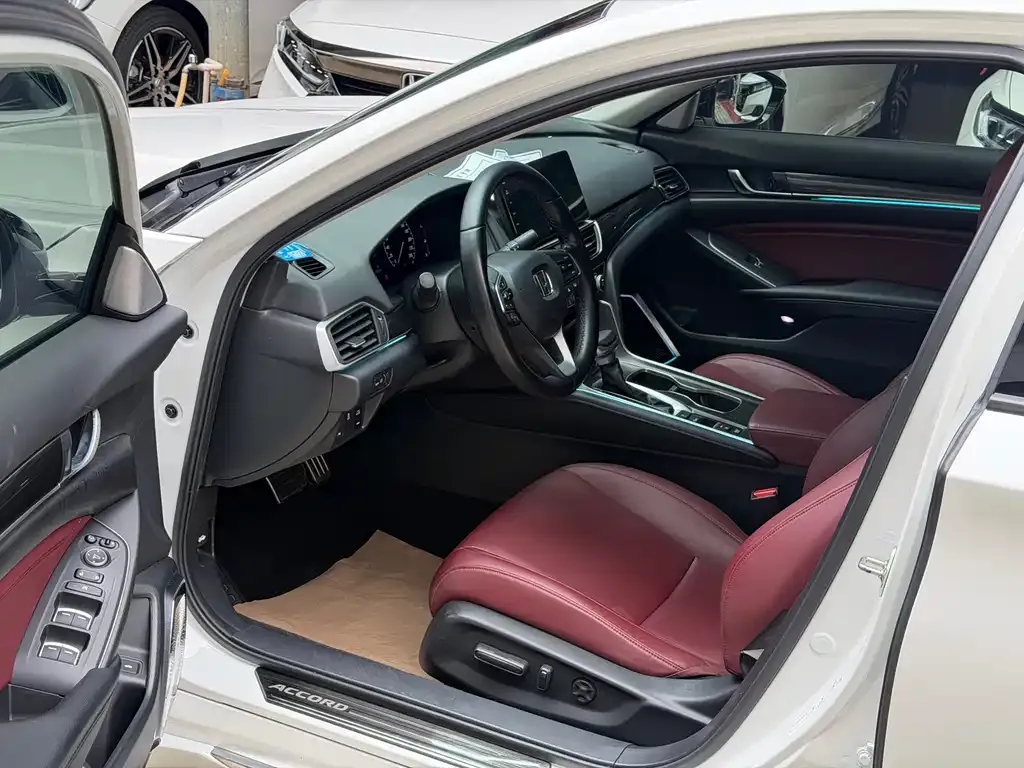 Honda Accord — фото 9