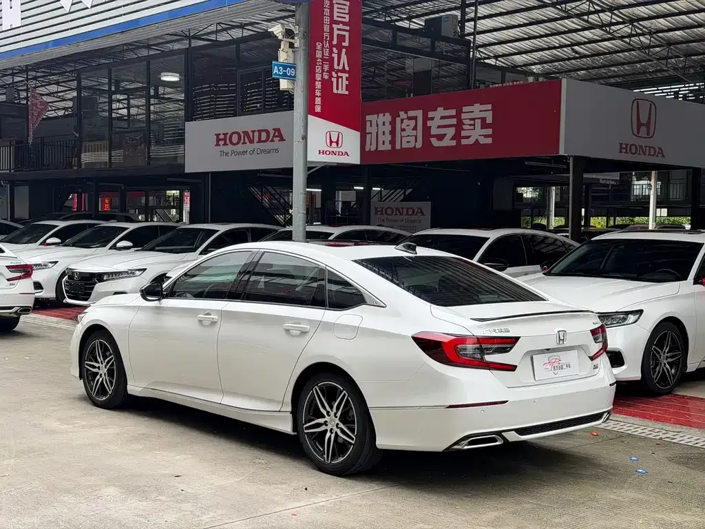 Honda Accord — фото 4