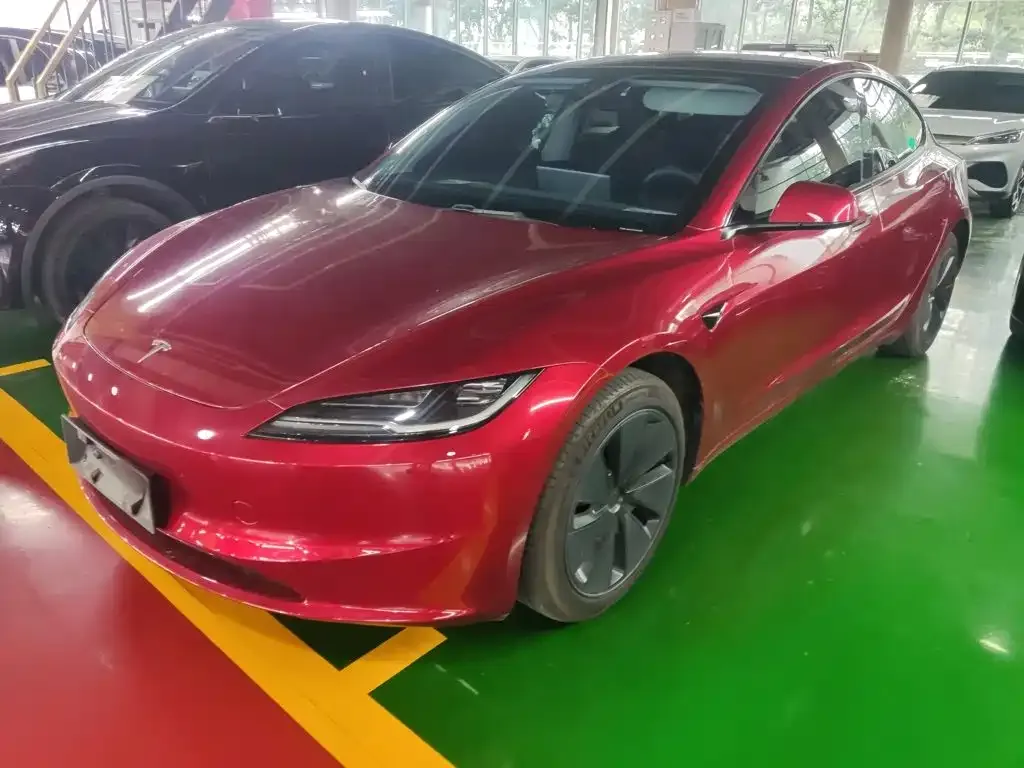 Tesla Model 3 — фото 4