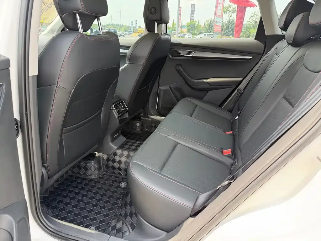 Skoda Karoq — фото 2