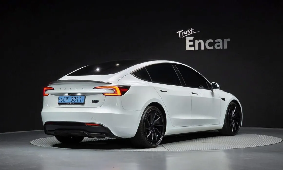 Tesla Model 3 — фото 2