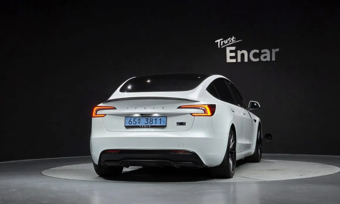 Tesla Model 3 — фото 9