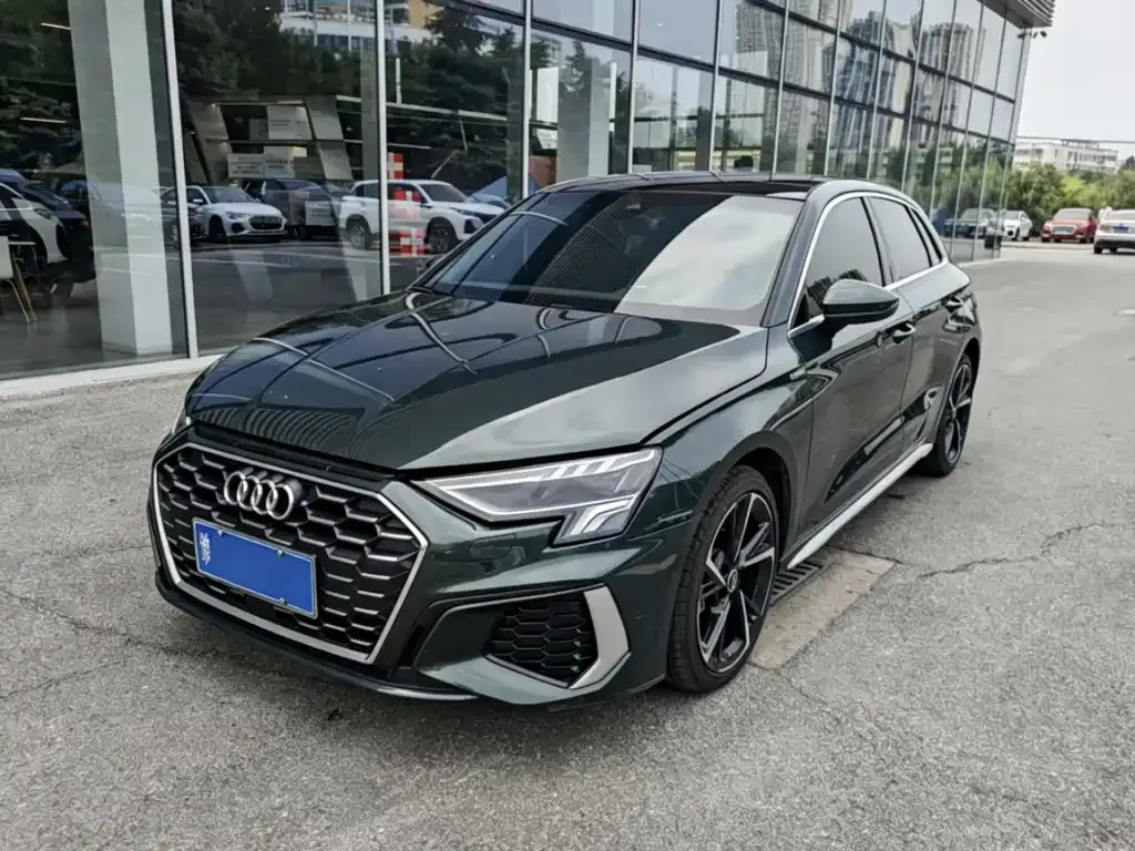 Audi A3 — фото 1