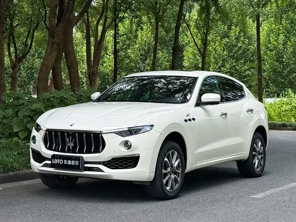 Maserati Levante — фото 1